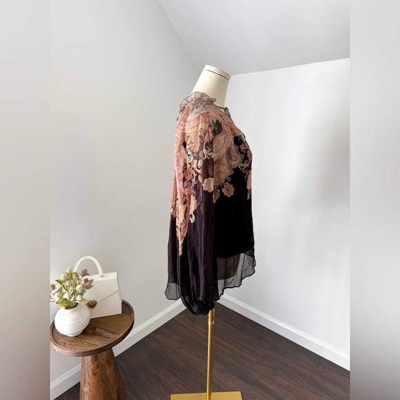 Zimmermann
Illustration Billow Blouse - Picture 9 of 11